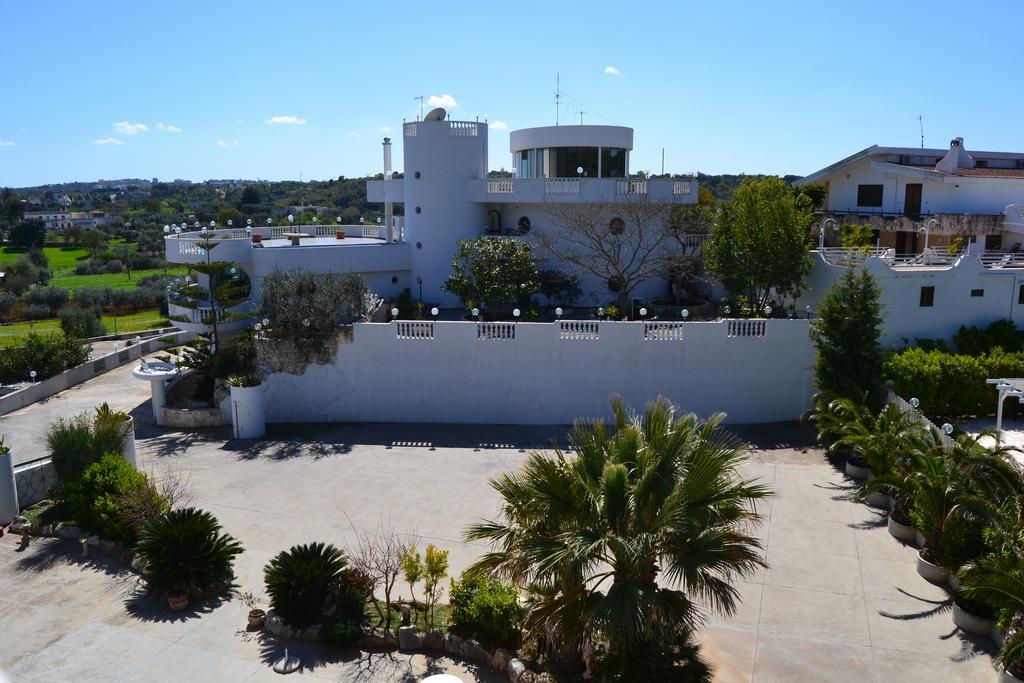 Hotel Falco D'Oro Cisternino Dış mekan fotoğraf